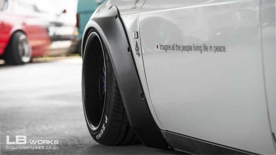 Детали экстерьера Dodge Challenger by Liberty Walk 2019 года  (фото 9 из 11)